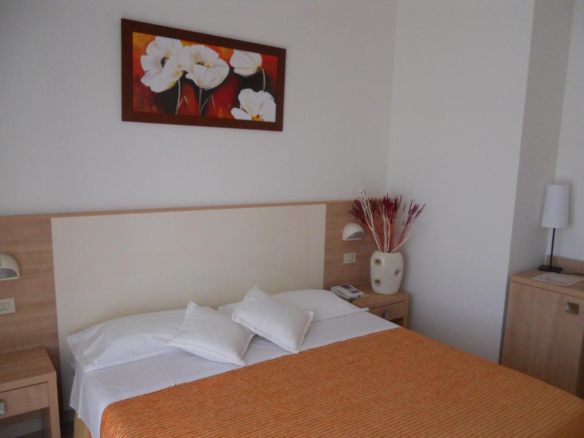 Hotel Sahara 3*